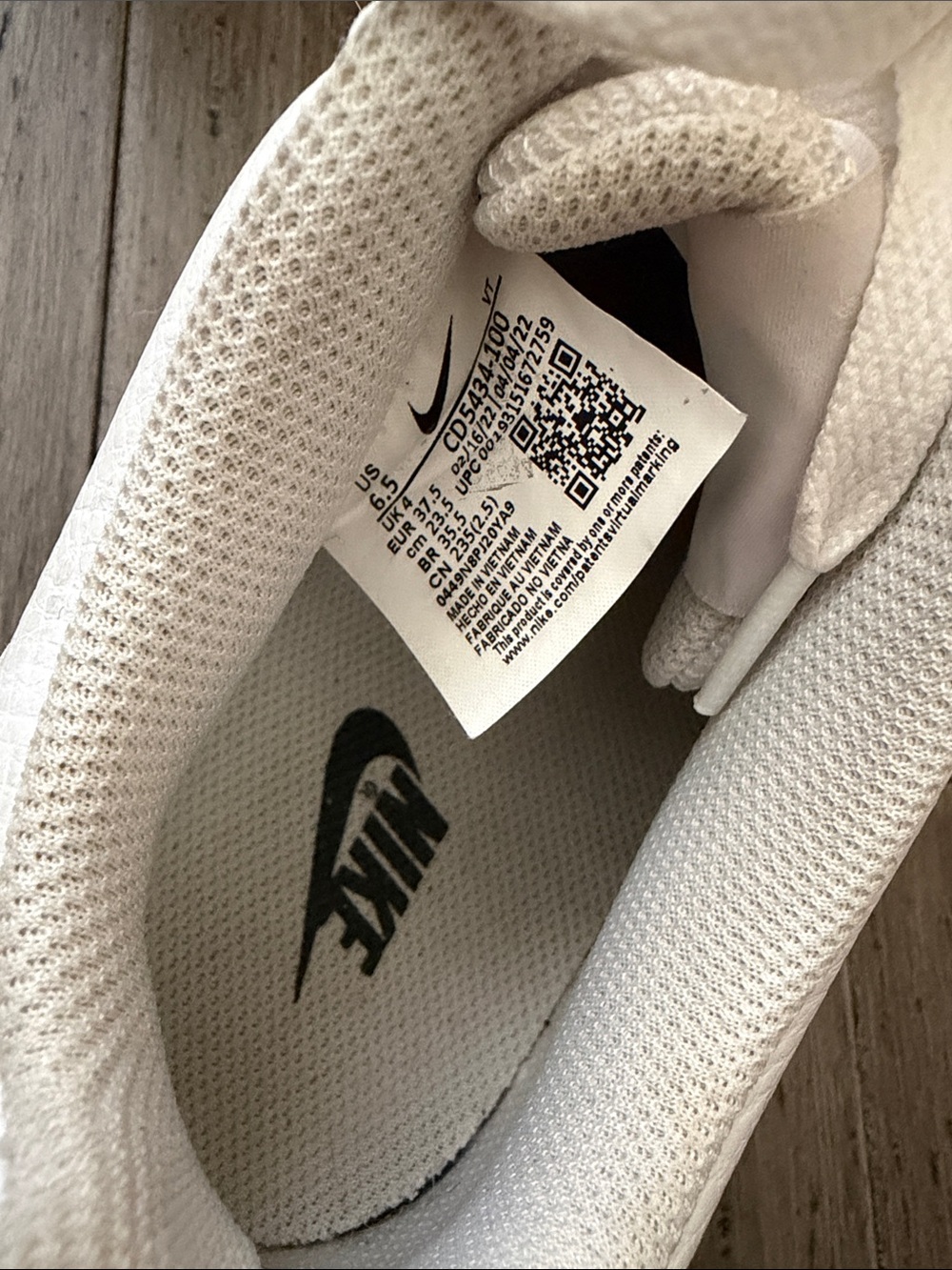 Nike Women's White Low-Top Perforated Leather Sneakers - Picture 6 of 6